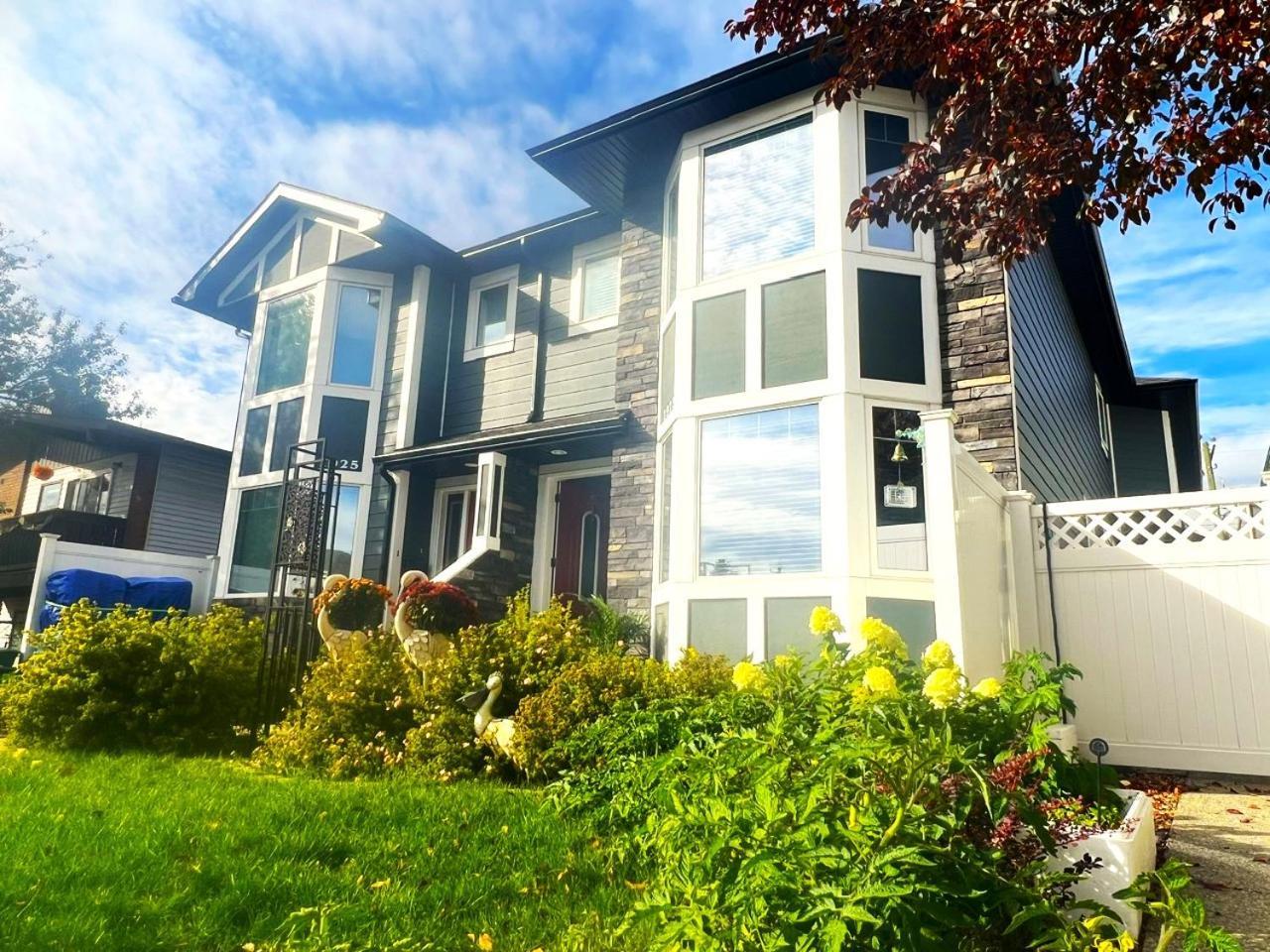 Lovely Comfy Home Private Bath In Central Calgary Bagian luar foto